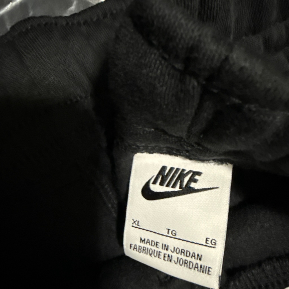 Nike Black Standard Fit Taper Leg Sweatpants w/Pockets size XL - Picture 6 of 7